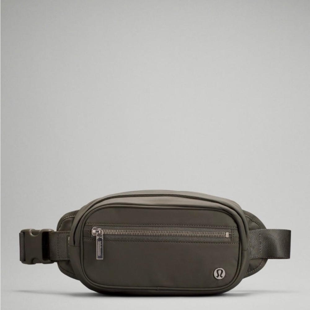 Lululemon Wanderlust Belt Bag Grey Sage Nwot Gem